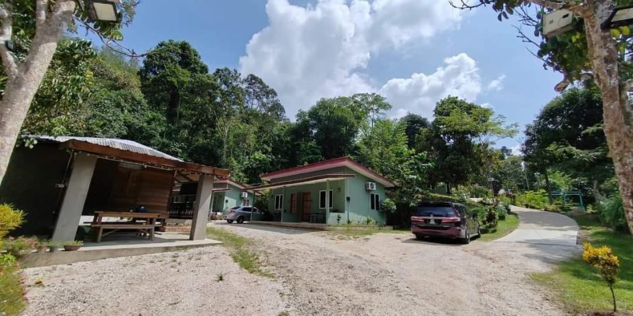 Chalet Mata Air berhampiran Pusat Rekreasi Air Panas, Ulu Legong, Baling Kedah.