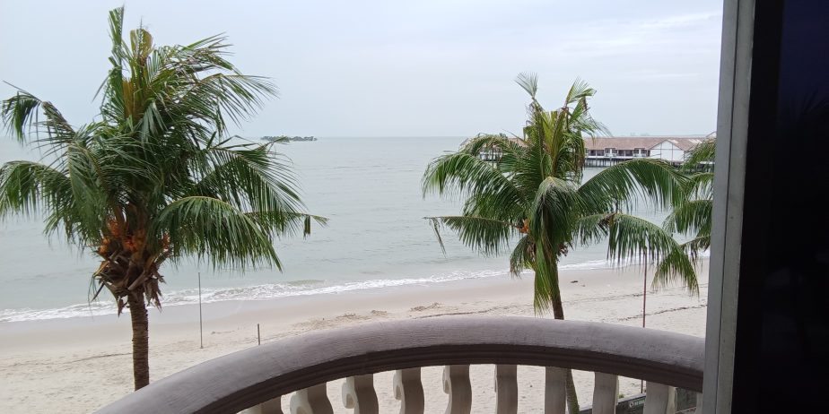 GLORY BEACH RESORT PD 3R 2B – HOMESTAY